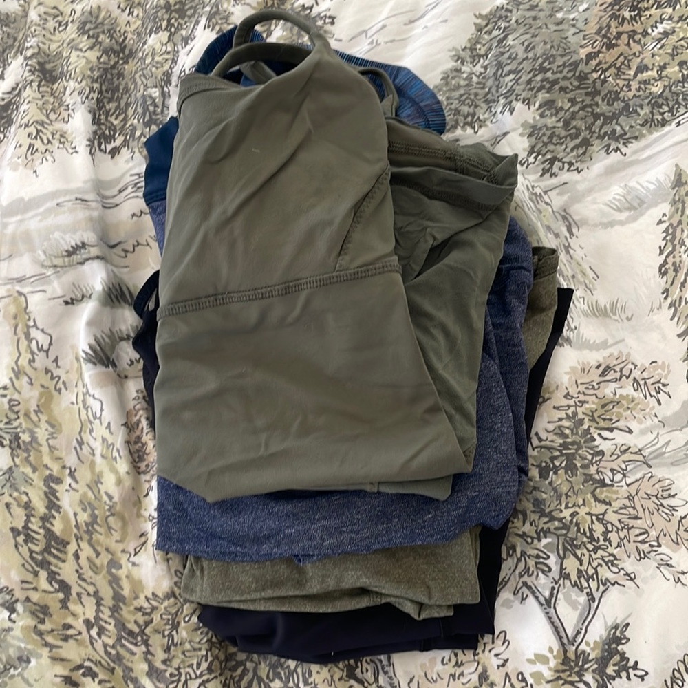 Bundle of Lululemon tanks